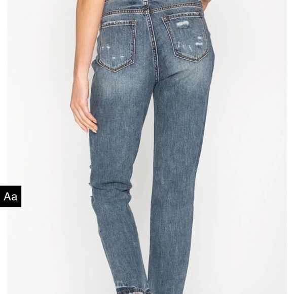 Miss Me High-Rise Girlfriend Jeans‎ - Picture 3 of 12